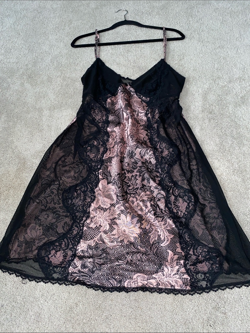 Gillian & O’Malley Nightie lingerie sleepwear 
Women’s size large vintage Y2K